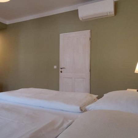 Sabines Apartments Ferienwohnungen Frauenkirchen Buitenkant foto