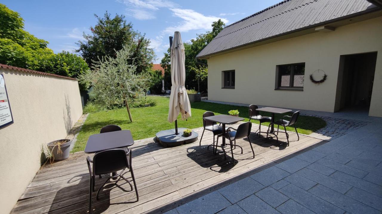 Sabines Apartments Ferienwohnungen Frauenkirchen Buitenkant foto
